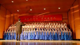 地铁安全员偷闻女乘客头发被停职，他为何要作此举动？游戏画面